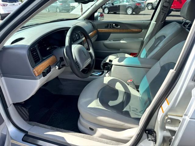 used 2000 Lincoln Continental car, priced at $5,988