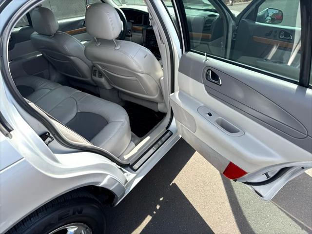 used 2000 Lincoln Continental car, priced at $5,988