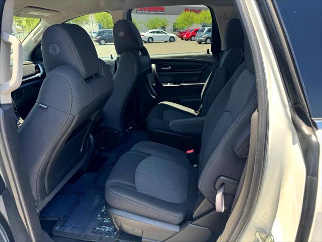 used 2015 Chevrolet Traverse car, priced at $7,988