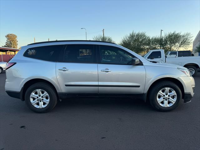 used 2015 Chevrolet Traverse car, priced at $8,800