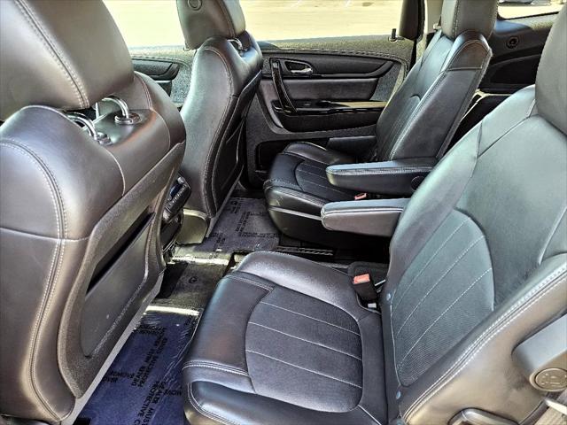 used 2015 Chevrolet Traverse car, priced at $10,988