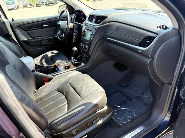 used 2015 Chevrolet Traverse car, priced at $9,988