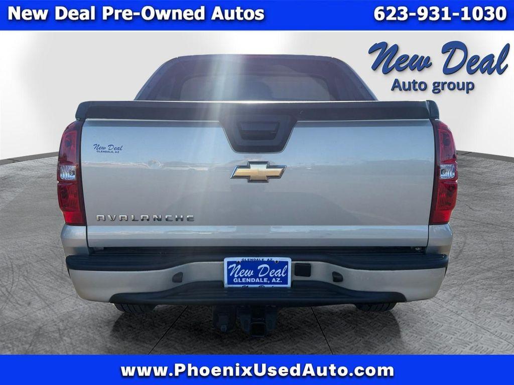 used 2007 Chevrolet Avalanche car, priced at $11,988
