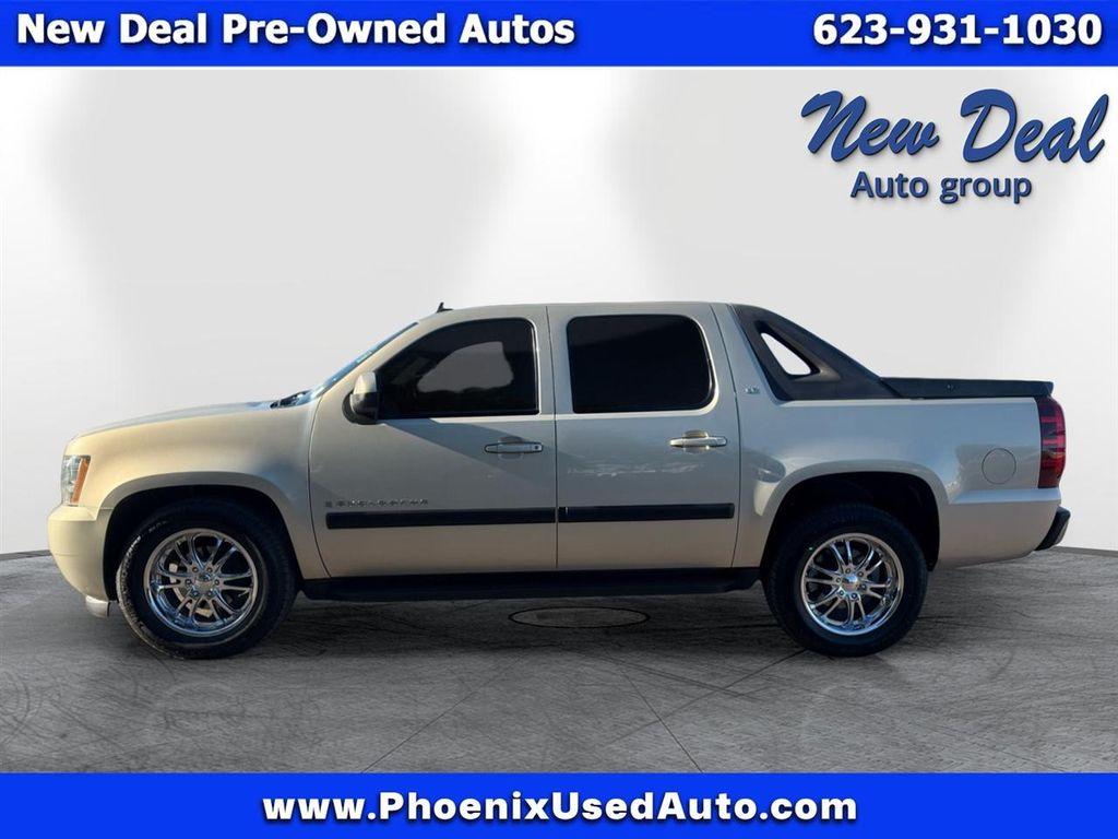 used 2007 Chevrolet Avalanche car, priced at $11,988