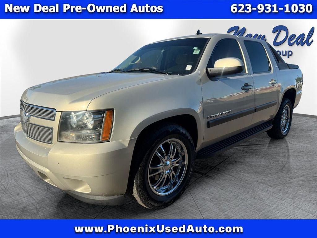 used 2007 Chevrolet Avalanche car, priced at $11,988