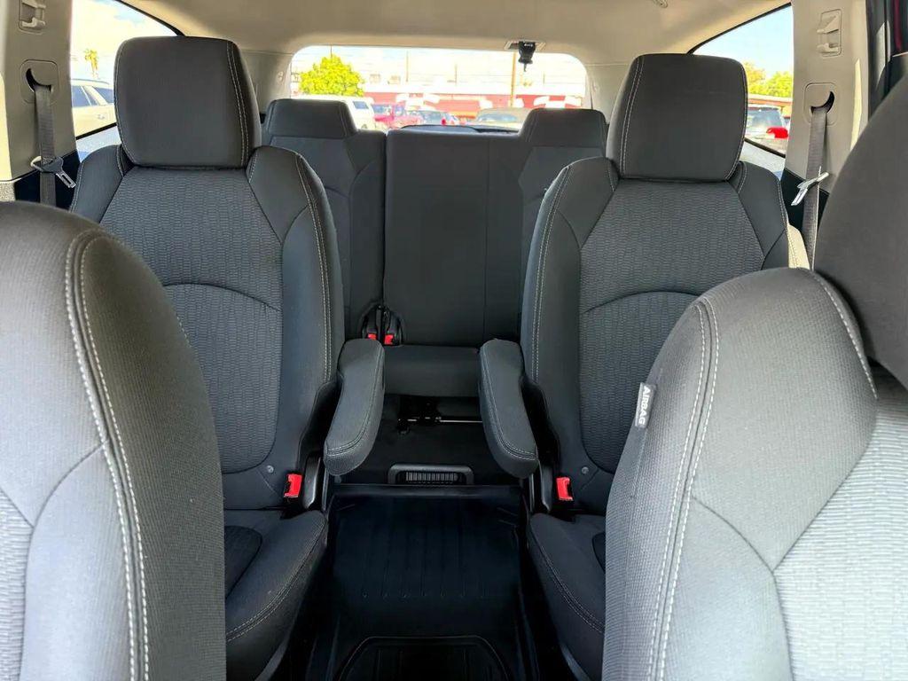 used 2015 Chevrolet Traverse car, priced at $9,988
