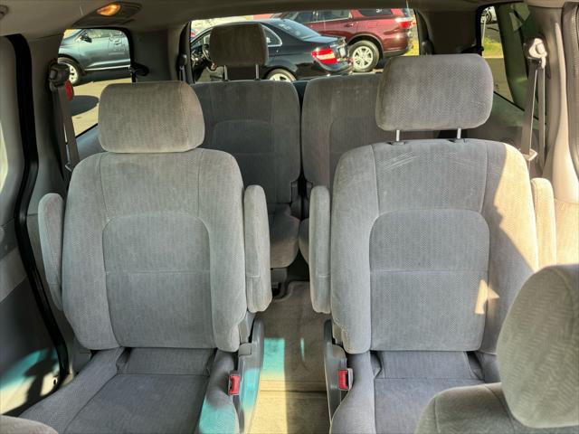 used 2005 Kia Sedona car, priced at $4,988