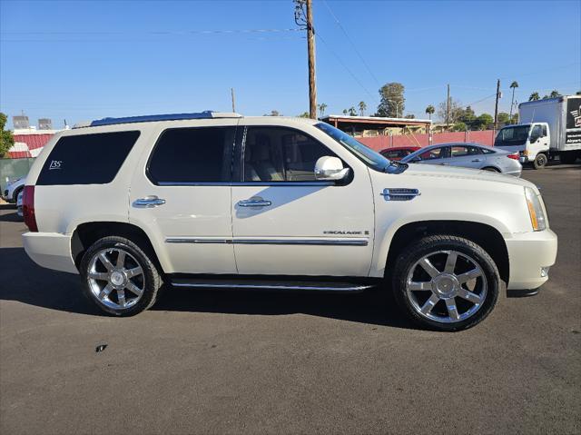 used 2007 Cadillac Escalade car, priced at $11,777