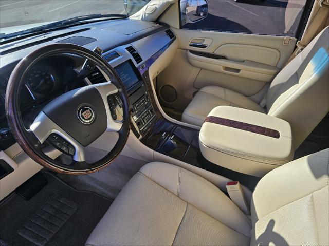 used 2007 Cadillac Escalade car, priced at $11,777