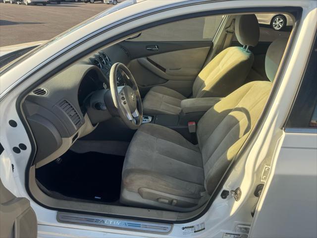 used 2009 Nissan Altima car, priced at $7,777