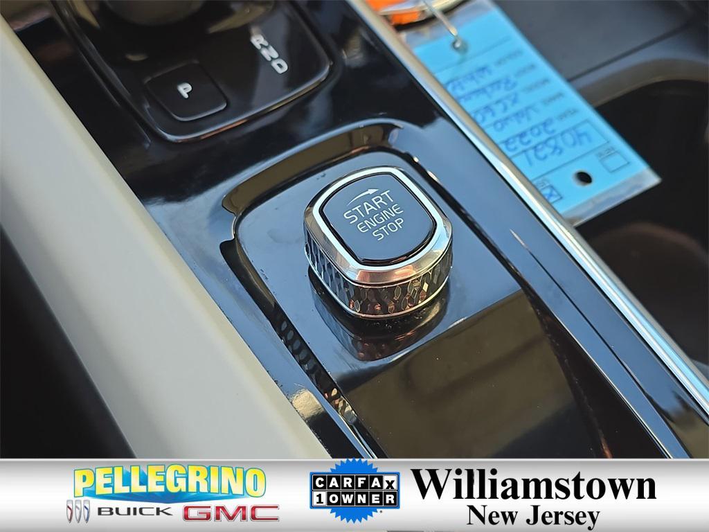 used 2022 Volvo XC60 Recharge Plug-In Hybrid car, priced at $35,495