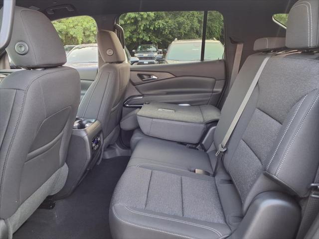 new 2025 Chevrolet Traverse car, priced at $40,290