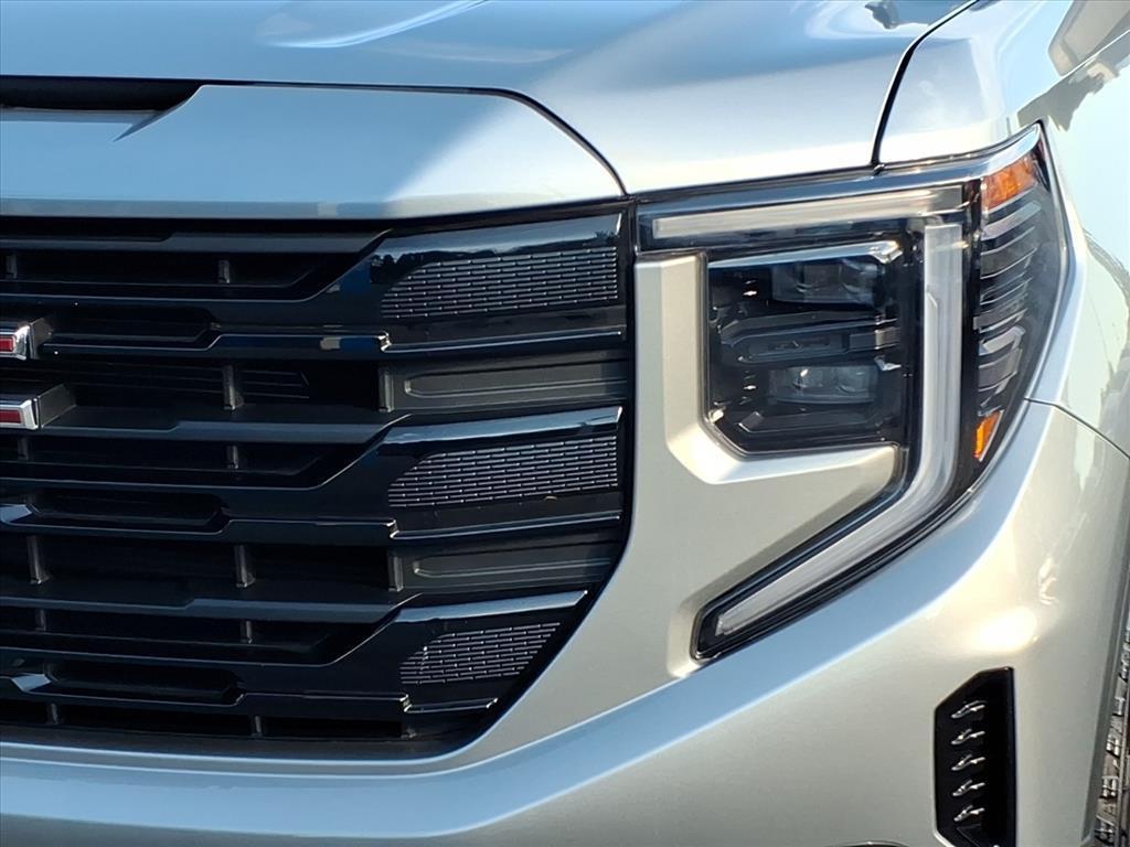 used 2025 GMC Sierra 1500 car, priced at $52,146