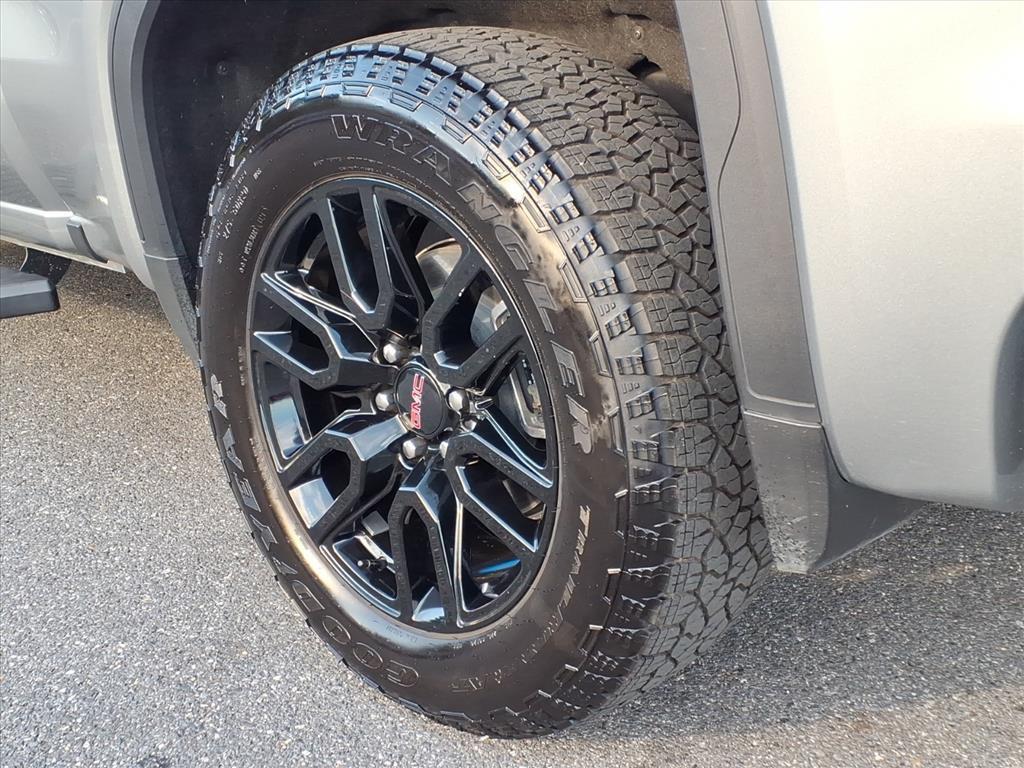 used 2025 GMC Sierra 1500 car, priced at $52,146