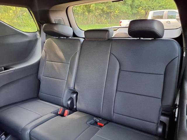new 2025 Chevrolet Traverse car, priced at $52,595