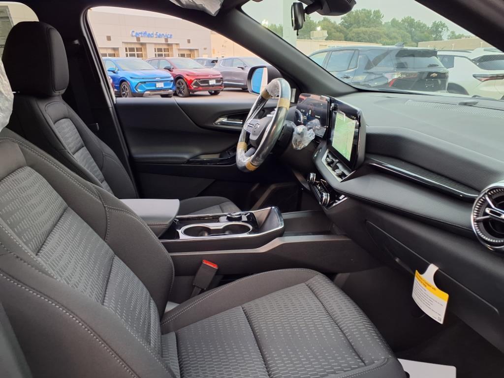 new 2026 Chevrolet Equinox car, priced at $30,915