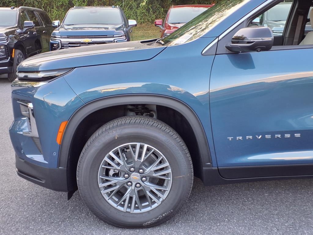 new 2026 Chevrolet Traverse car, priced at $47,905