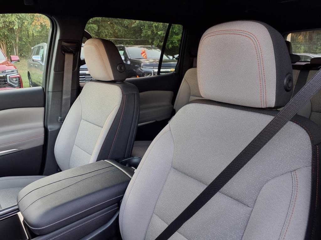 new 2026 Chevrolet Traverse car, priced at $47,905
