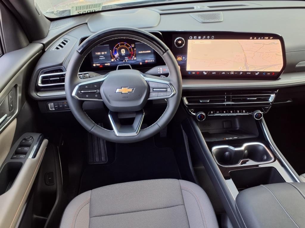 new 2026 Chevrolet Traverse car, priced at $47,905