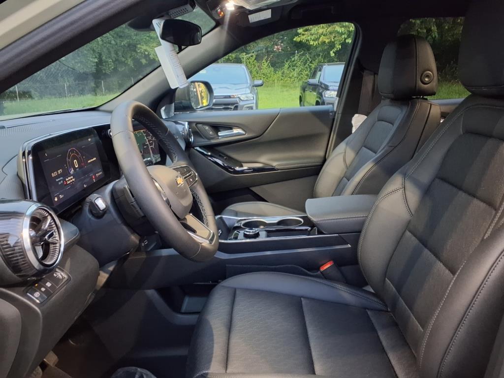 new 2026 Chevrolet Equinox car, priced at $30,185