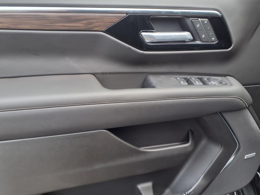 new 2025 Chevrolet Suburban car, priced at $88,900