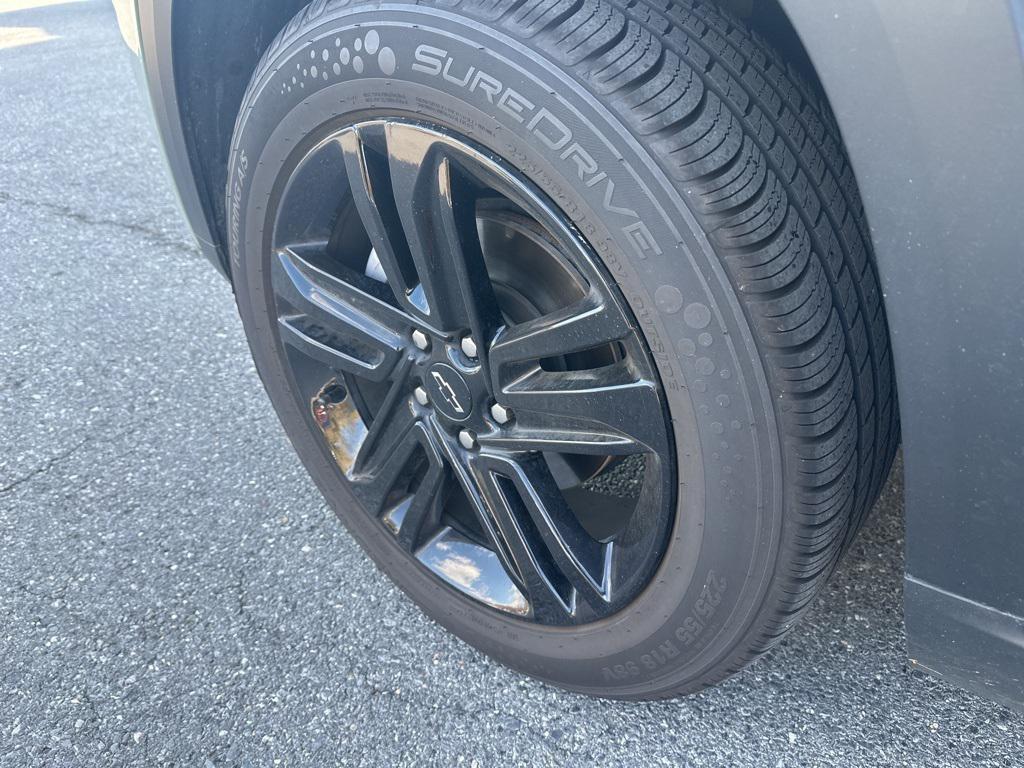 used 2025 Chevrolet Trax car, priced at $24,287