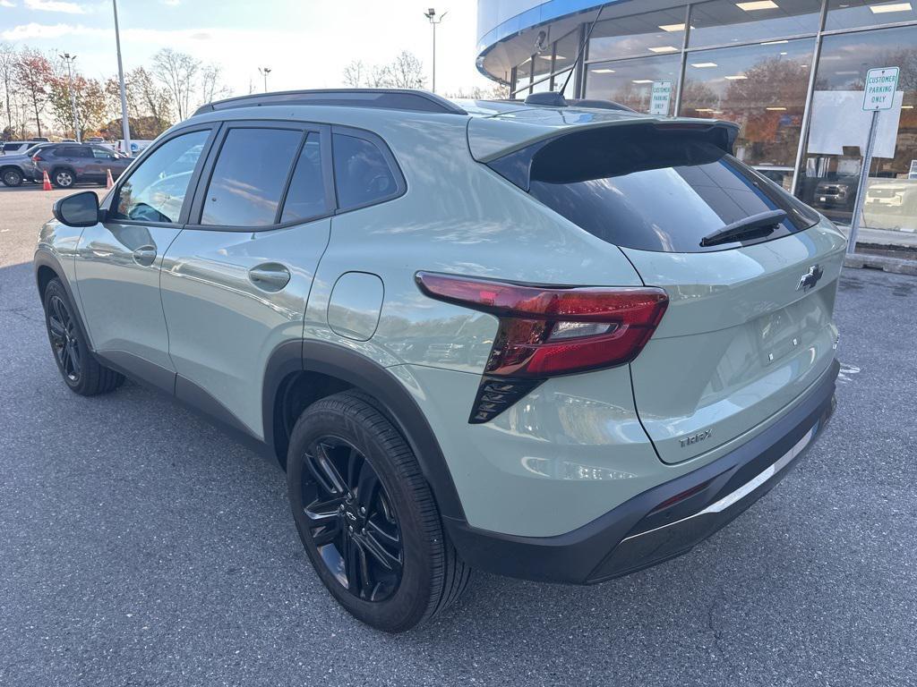 used 2025 Chevrolet Trax car, priced at $24,287