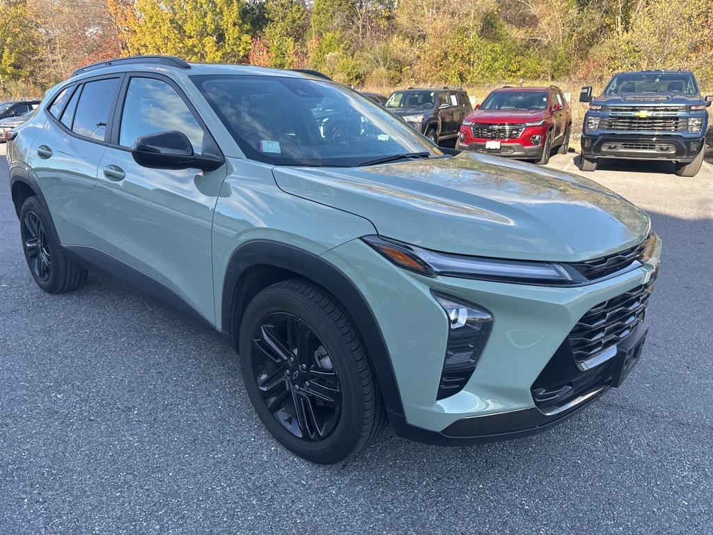 used 2025 Chevrolet Trax car, priced at $24,287