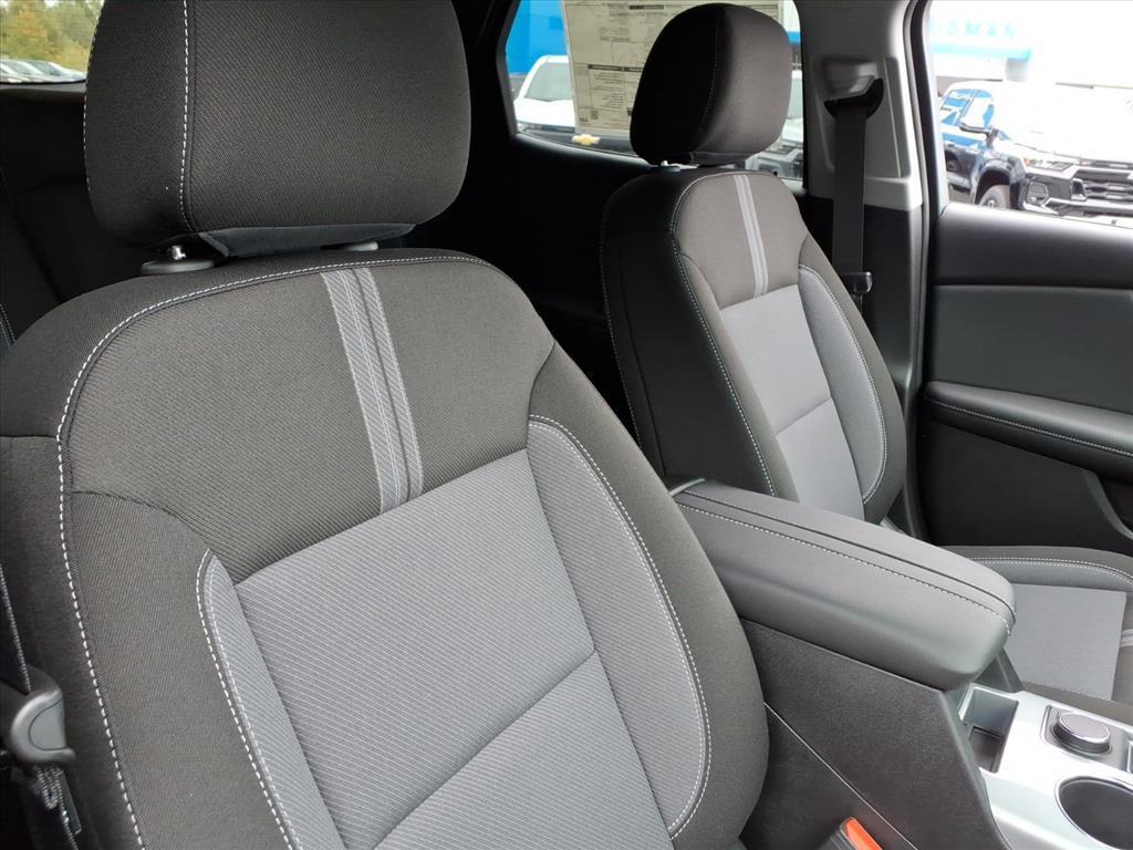 new 2025 Chevrolet Blazer car, priced at $32,905