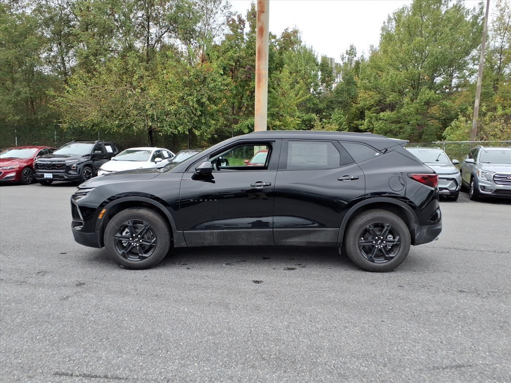 new 2025 Chevrolet Blazer car, priced at $32,905