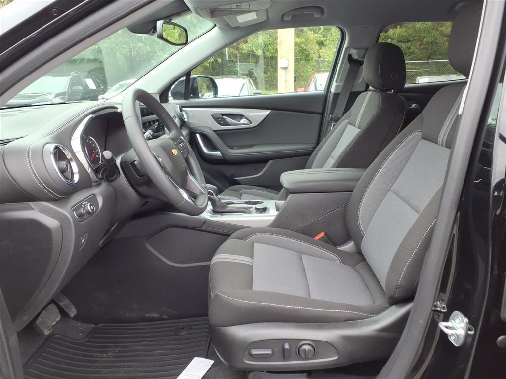 new 2025 Chevrolet Blazer car, priced at $32,905