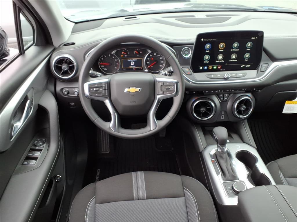 new 2025 Chevrolet Blazer car, priced at $32,905