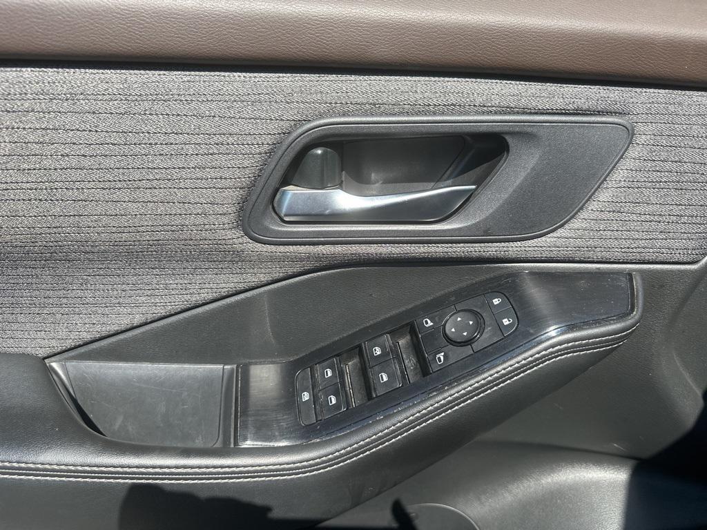 used 2023 Nissan Rogue car, priced at $22,053