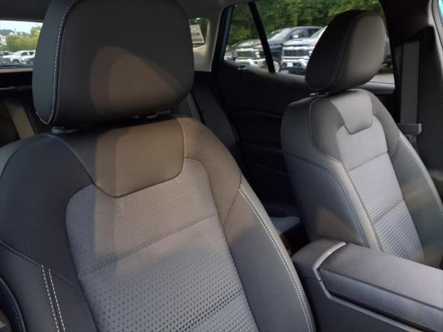 new 2025 Chevrolet Trax car, priced at $21,490