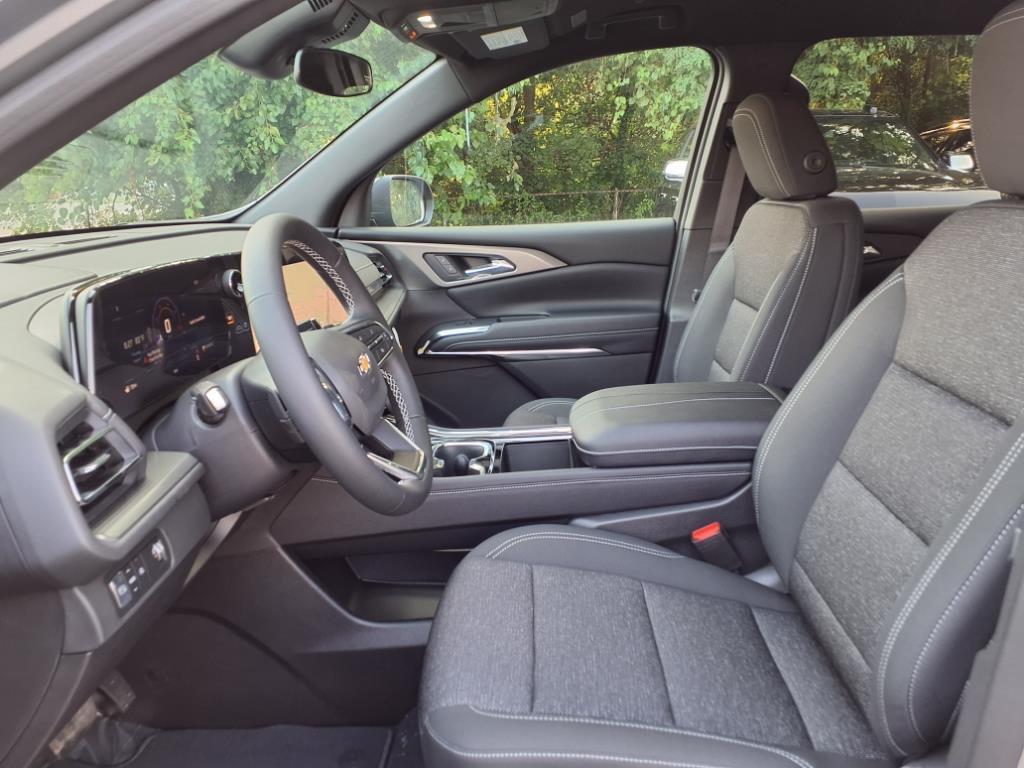 new 2026 Chevrolet Traverse car, priced at $41,140