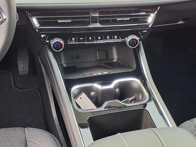 new 2025 Chevrolet Traverse car, priced at $41,625