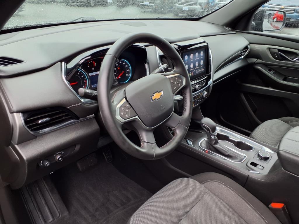 used 2023 Chevrolet Traverse car, priced at $30,072