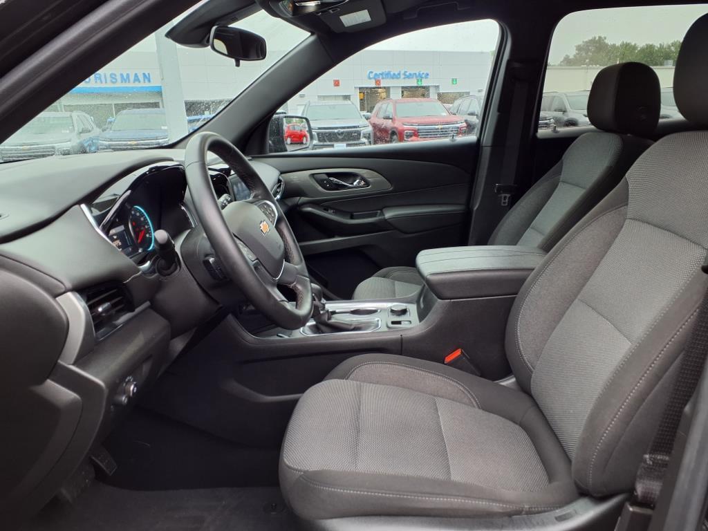 used 2023 Chevrolet Traverse car, priced at $30,072