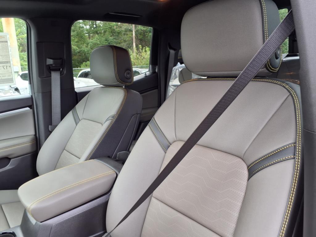 new 2025 Chevrolet Colorado car, priced at $52,470