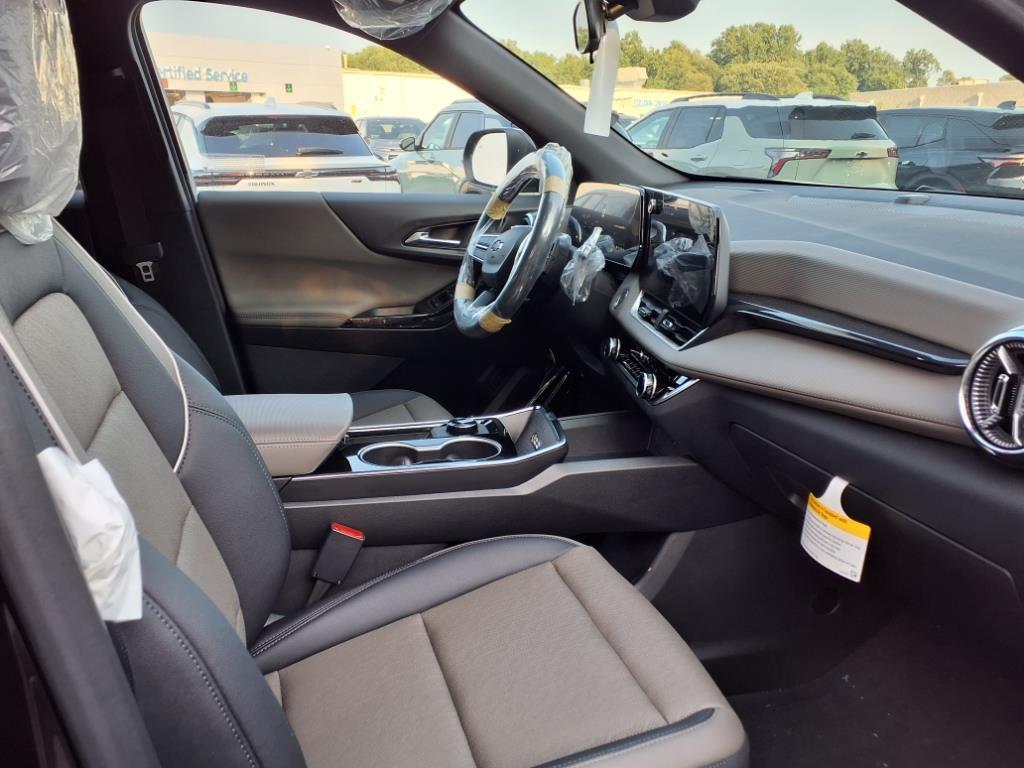 new 2026 Chevrolet Equinox car, priced at $30,610