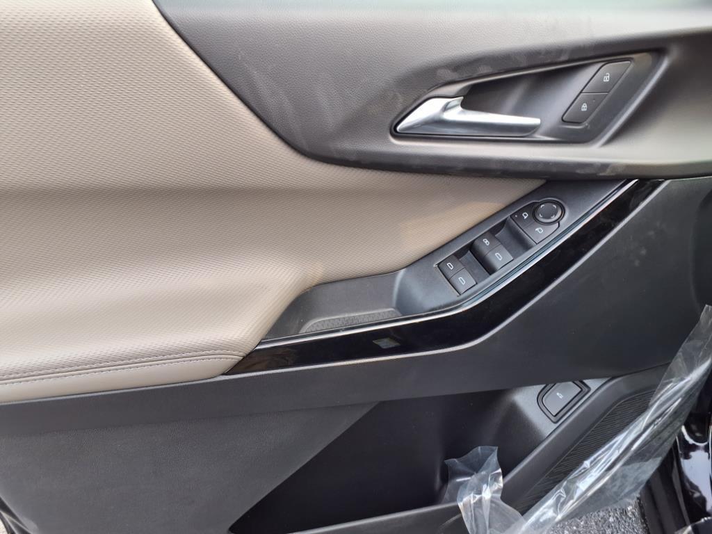 new 2026 Chevrolet Equinox car, priced at $30,610