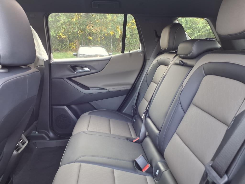 new 2026 Chevrolet Equinox car, priced at $30,610