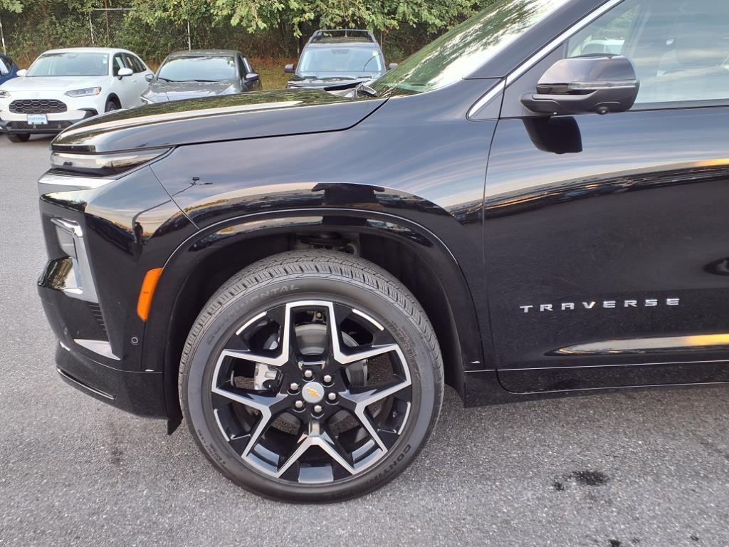used 2025 Chevrolet Traverse car, priced at $53,969