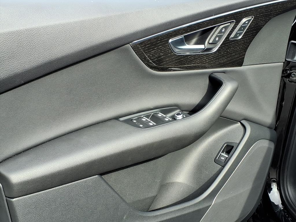 used 2023 Audi Q7 car, priced at $35,362