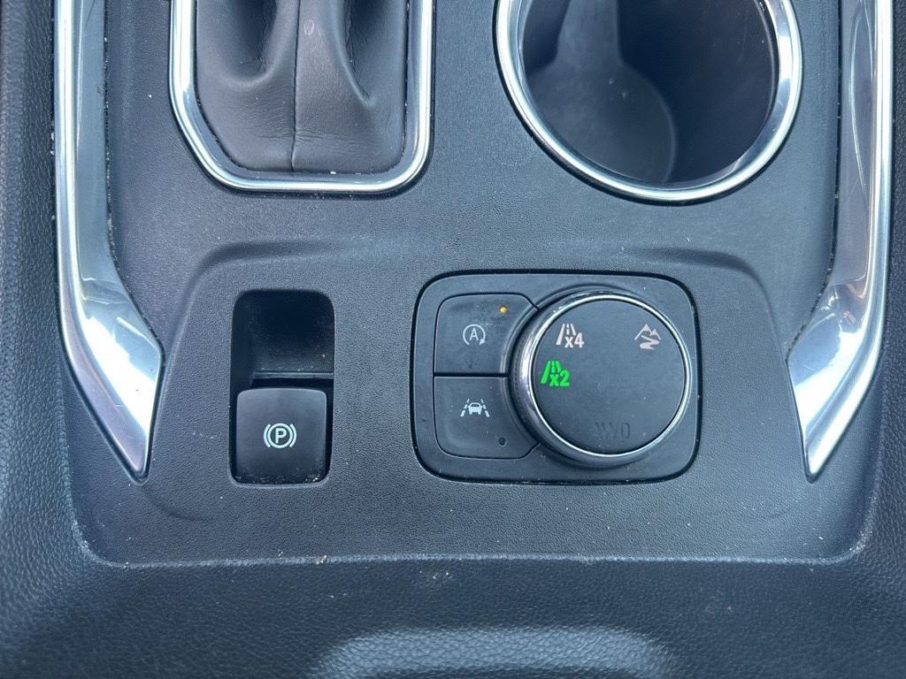 used 2022 Chevrolet Traverse car, priced at $28,614