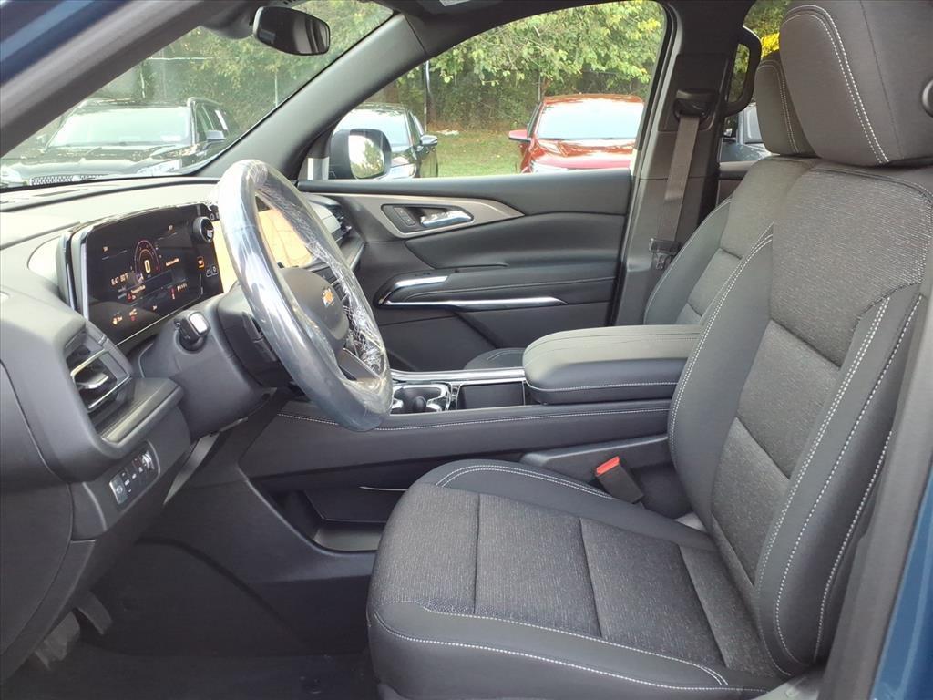 new 2026 Chevrolet Traverse car, priced at $38,620