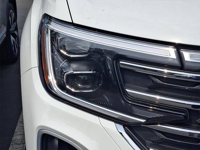 new 2025 Volkswagen Atlas car, priced at $42,472