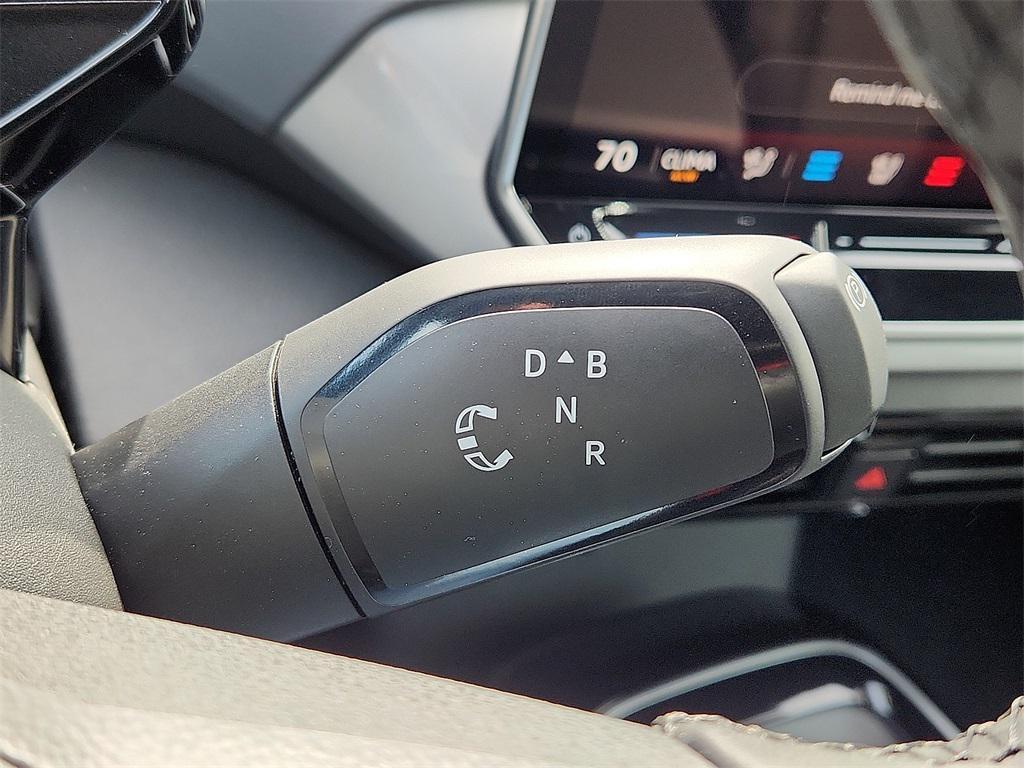 new 2025 Volkswagen ID.4 car, priced at $56,261