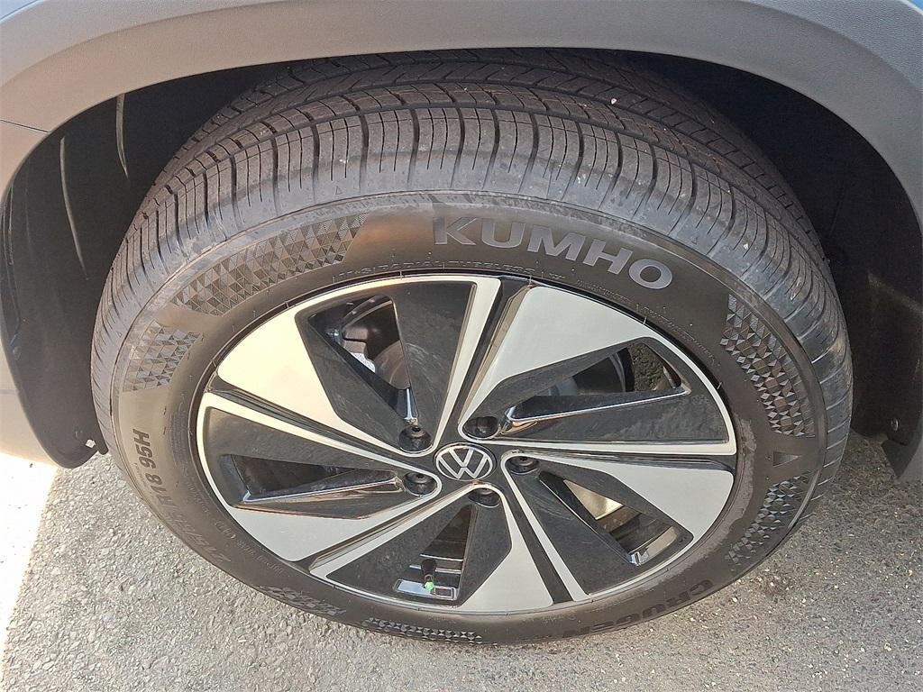 new 2025 Volkswagen Taos car, priced at $33,432