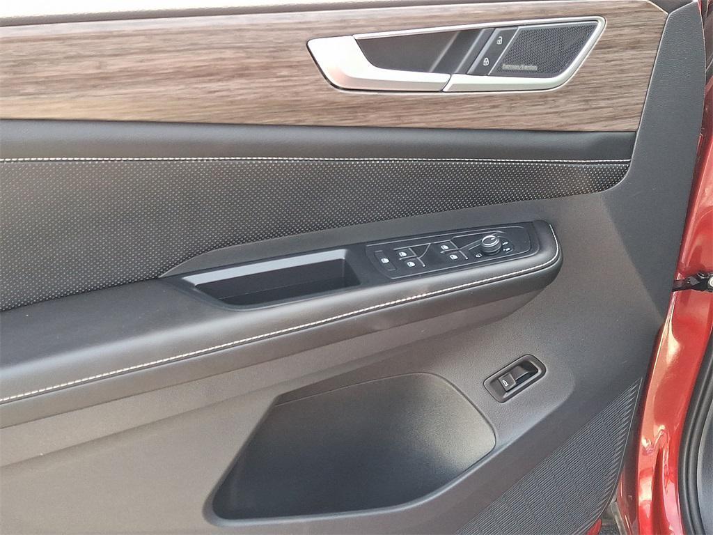 used 2024 Volkswagen Atlas car, priced at $43,902